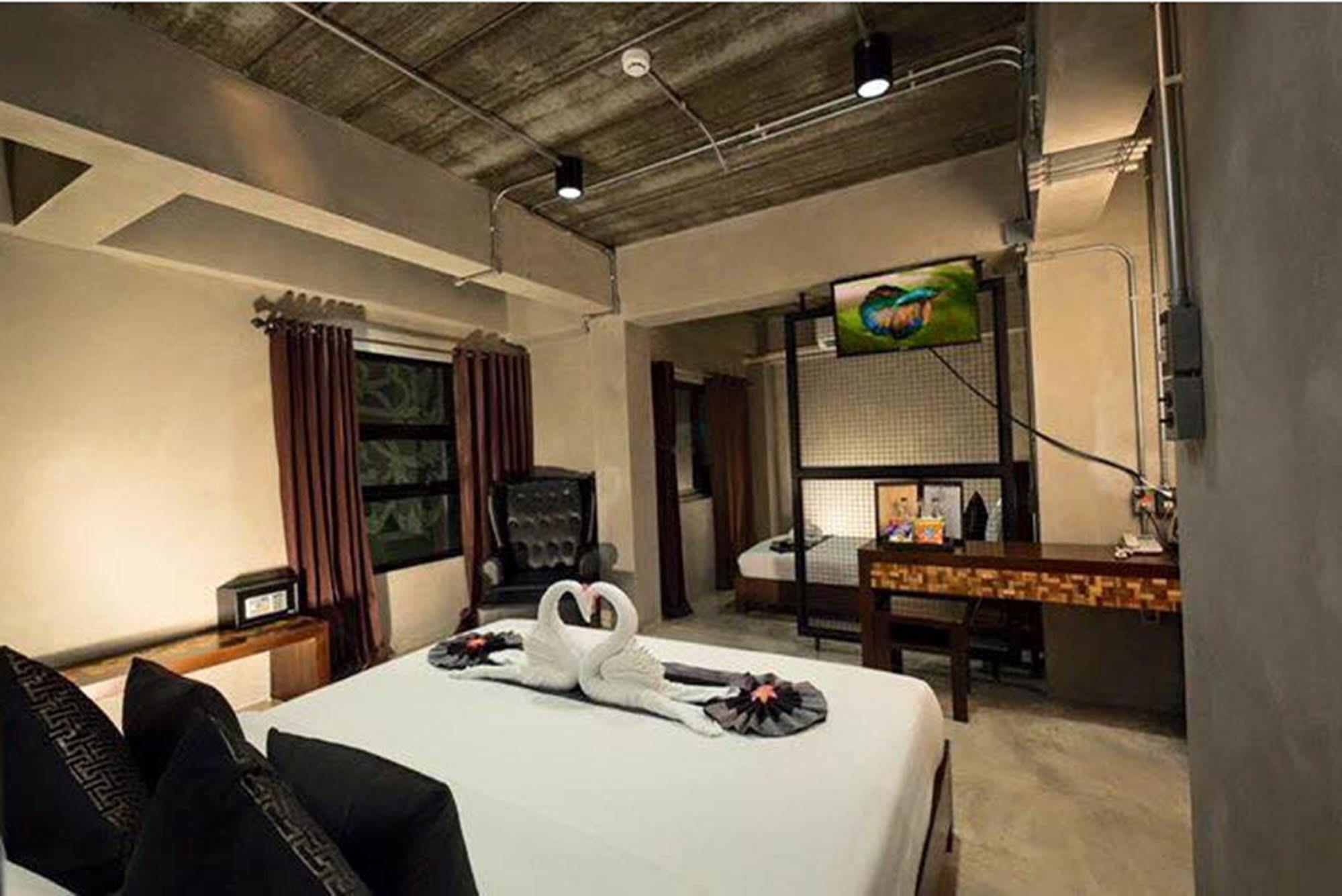 מלון צ'יאנג מאי Thapae Loft מראה חיצוני תמונה